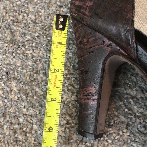 Donald J Pliner Criss Cross Heeled Sandals - Picture 10 of 11